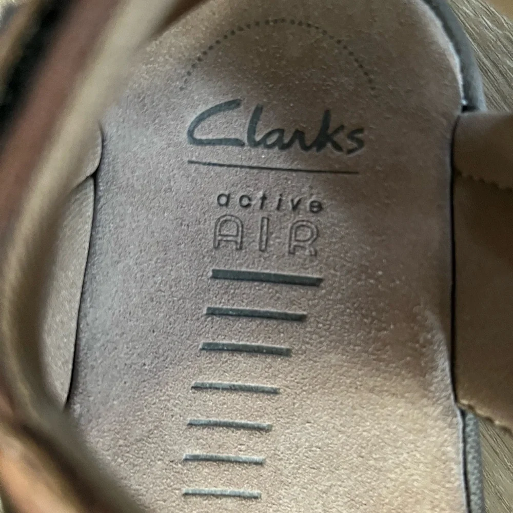 Clarks Active Air Men’s Sandals, Size 9 M, NWOT